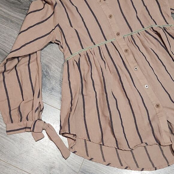 She + Sky Boho Taupe Navy Striped Tie Top - Picture 2 of 8